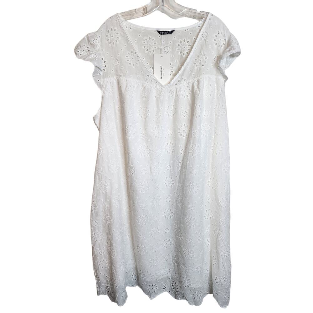 BloomChic White V-Neck Eyelet Dress, NWT, 2X